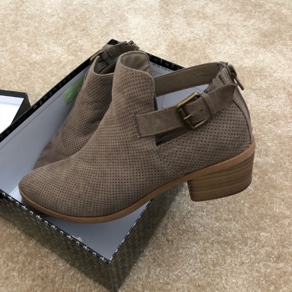 DV by Dolce Vita Taupe Sam perforated booties - Picture 6 of 6